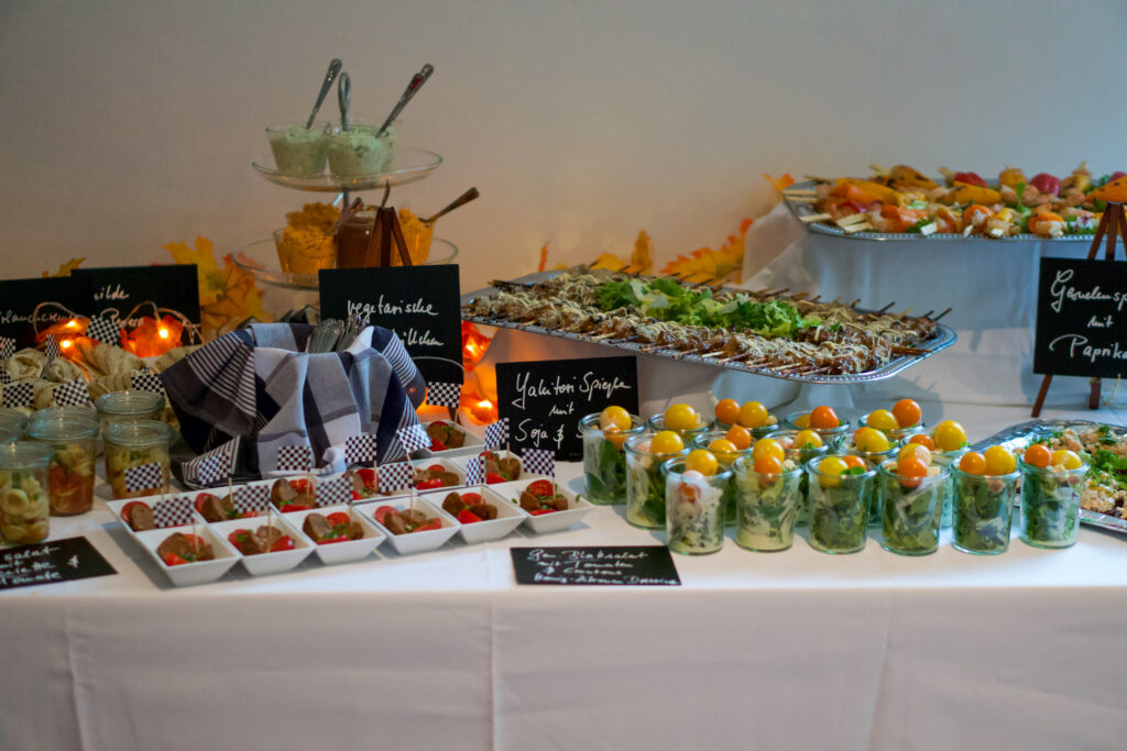 Fingerfood-Buffet beim Event im Purple Racing Center