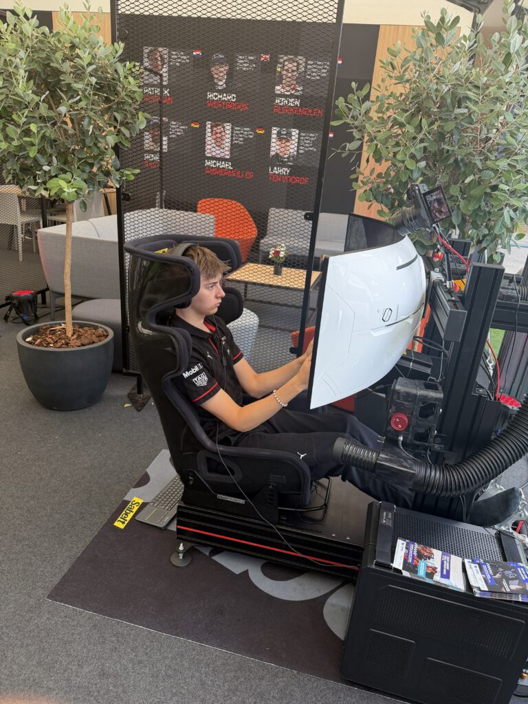 Rennsimulator im Einsatz bei einem Firmenevent