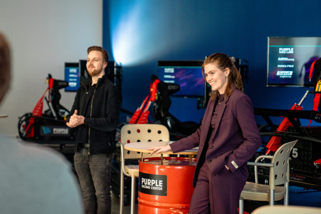Leonie Richter und Antonio Kubina bei der Eröffnung des Purple Racing Centers